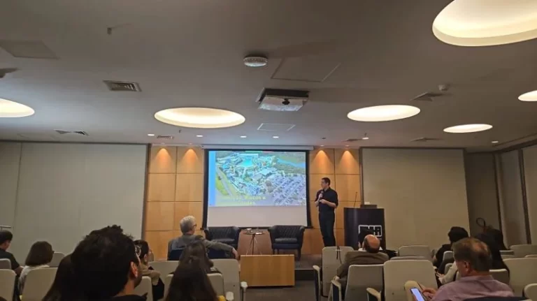 Masterclass sobre Liderança Estratégica com VP da Universal Orlando Resort na FIA